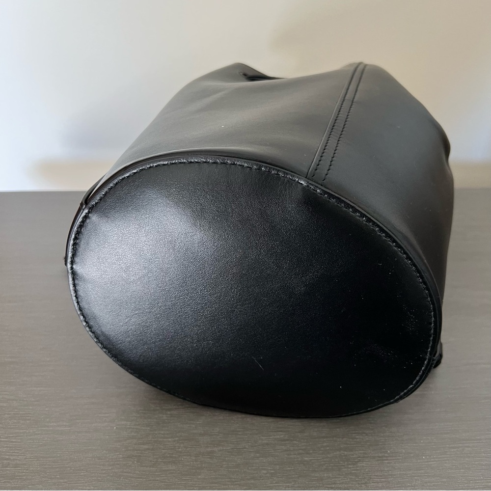 SEZANE MARCEL BUCKET BAG IN SMOOTH BLACK - Picture 8 of 12